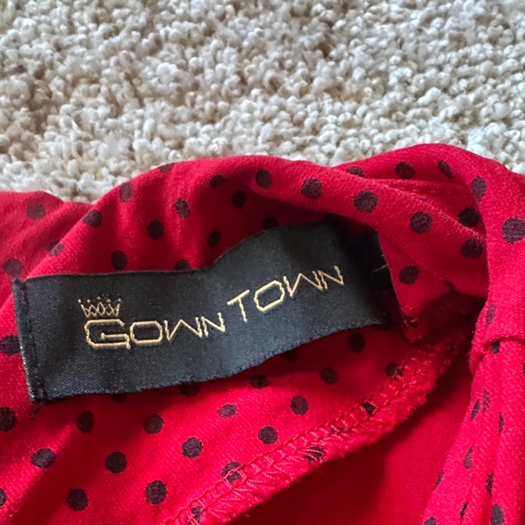 Gown Town 1950’s inspired Cocktail Dress - Picture 3 of 9